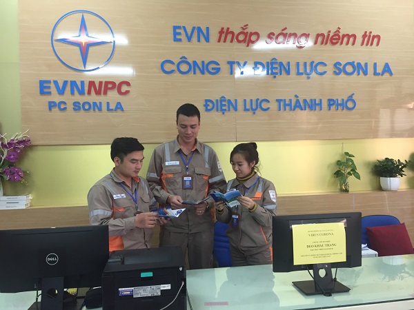 Điện lực Thành Phố Sơn La: Triển khai đa dạng hình thức phổ biến Sổ tay VHDN